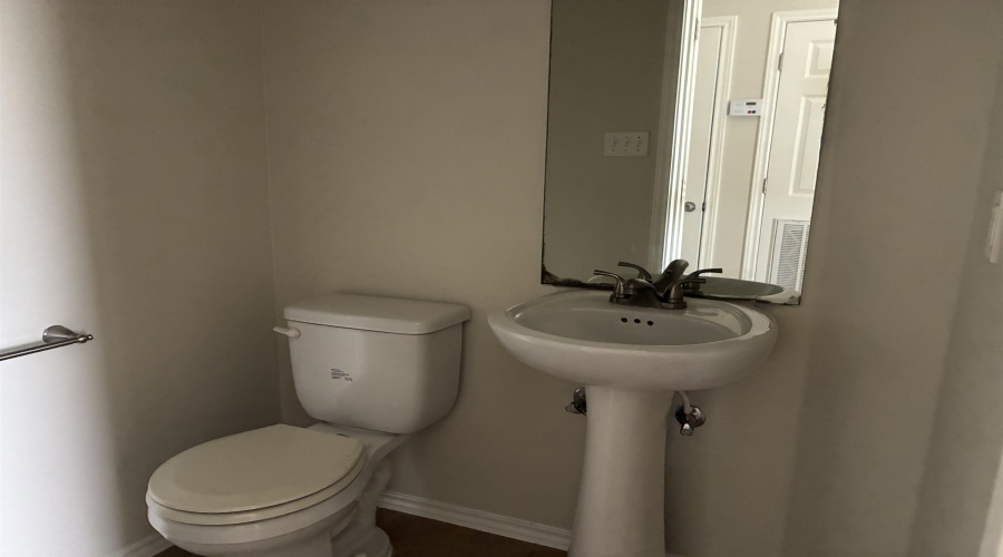 5402 Marcella Ave, LAREDO, Texas 78041, 2 Bedrooms Bedrooms, 4 Rooms Rooms,1 BathroomBathrooms,Residential,For Rent,5402 Marcella Ave,20263356