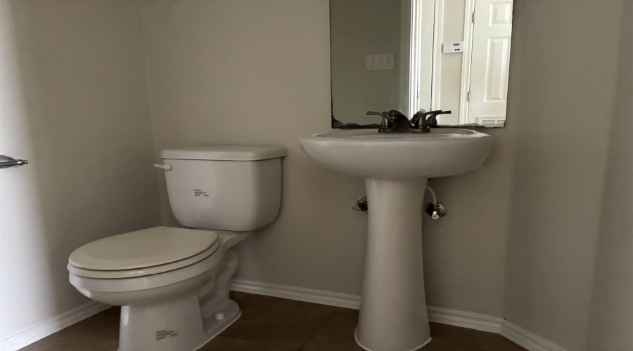 5402 Marcella Ave, LAREDO, Texas 78041, 2 Bedrooms Bedrooms, 4 Rooms Rooms,1 BathroomBathrooms,Residential,For Rent,5402 Marcella Ave,20263356