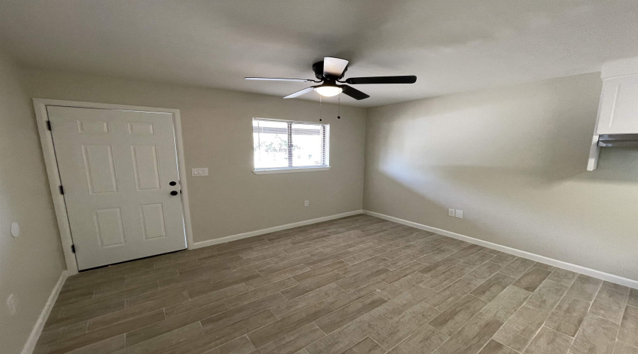 4107 Cedar Ave, LAREDO, Texas 78041, 2 Bedrooms Bedrooms, 4 Rooms Rooms,1 BathroomBathrooms,Residential,For Rent,4107 Cedar Ave,20263357