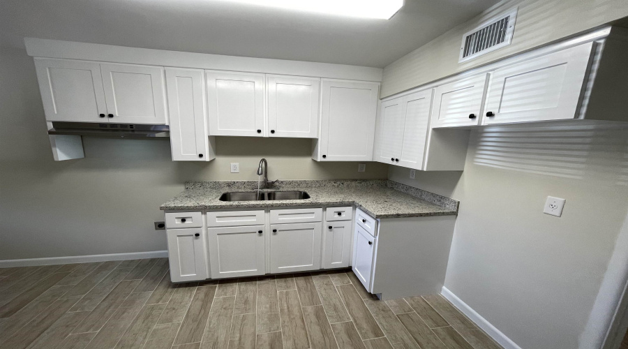 4107 Cedar Ave, LAREDO, Texas 78041, 2 Bedrooms Bedrooms, 4 Rooms Rooms,1 BathroomBathrooms,Residential,For Rent,4107 Cedar Ave,20263357