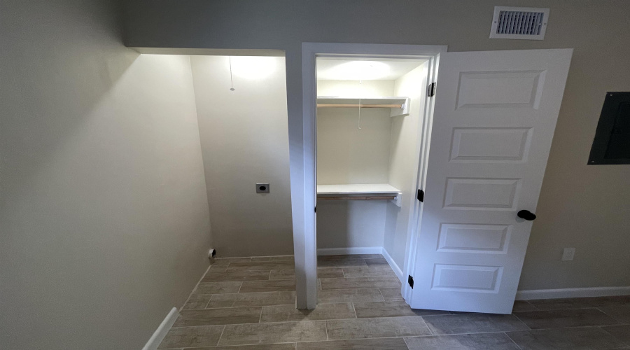 4107 Cedar Ave, LAREDO, Texas 78041, 2 Bedrooms Bedrooms, 4 Rooms Rooms,1 BathroomBathrooms,Residential,For Rent,4107 Cedar Ave,20263357