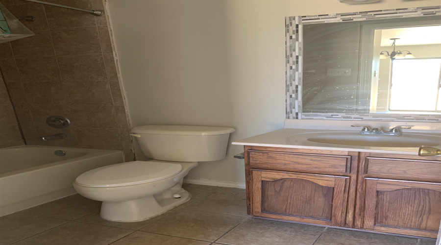 2615 Bandera Dr, Laredo, Texas 78045, 3 Bedrooms Bedrooms, 5 Rooms Rooms,2 BathroomsBathrooms,Residential,For Rent,2615 Bandera Dr,20263358