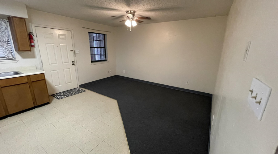 3801 Salinas Ave, Laredo, Texas 78041, 1 Bedroom Bedrooms, 3 Rooms Rooms,1 BathroomBathrooms,Residential,For Rent,3801 Salinas Ave,20263359