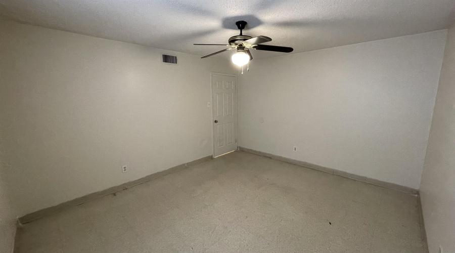 3801 Salinas Ave, Laredo, Texas 78041, 1 Bedroom Bedrooms, 3 Rooms Rooms,1 BathroomBathrooms,Residential,For Rent,3801 Salinas Ave,20263359