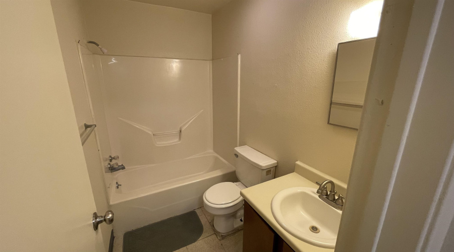 3801 Salinas Ave, Laredo, Texas 78041, 1 Bedroom Bedrooms, 3 Rooms Rooms,1 BathroomBathrooms,Residential,For Rent,3801 Salinas Ave,20263359