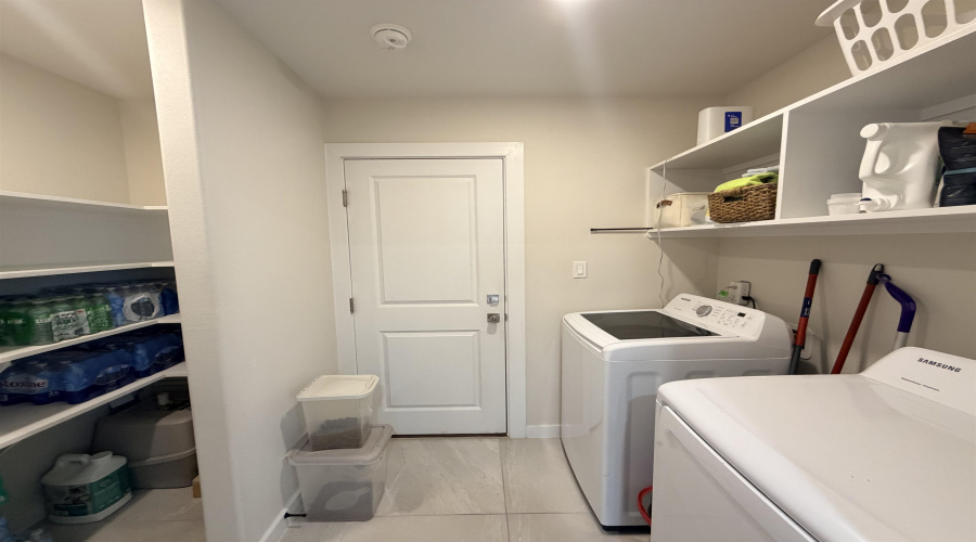 5718 Gillian Dr., Laredo, Texas 78046, 3 Bedrooms Bedrooms, 7 Rooms Rooms,2 BathroomsBathrooms,Residential,For Rent,5718 Gillian Dr.,20263363