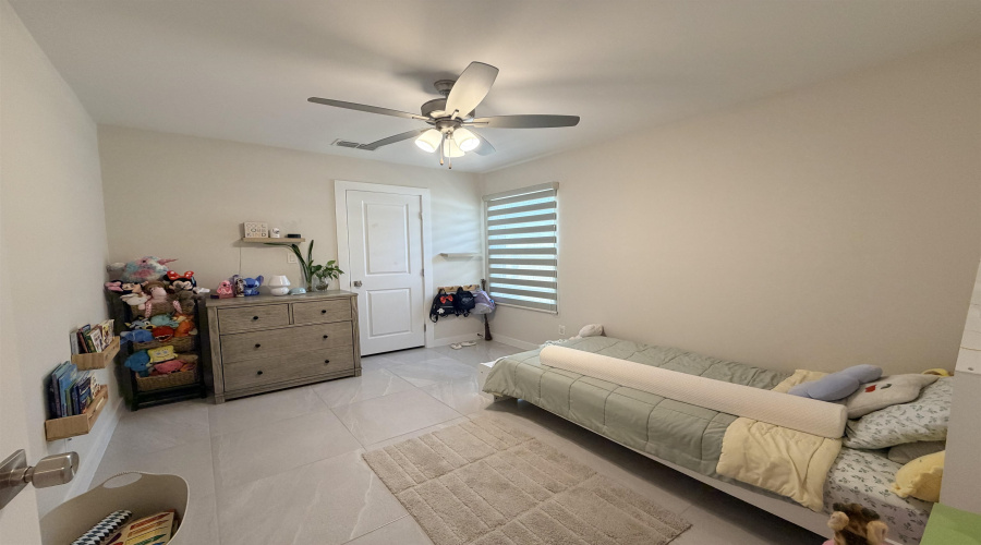 5718 Gillian Dr., Laredo, Texas 78046, 3 Bedrooms Bedrooms, 7 Rooms Rooms,2 BathroomsBathrooms,Residential,For Rent,5718 Gillian Dr.,20263363