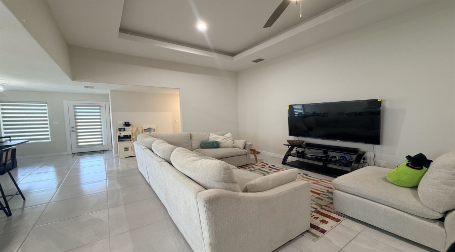 5718 Gillian Dr., Laredo, Texas 78046, 3 Bedrooms Bedrooms, 7 Rooms Rooms,2 BathroomsBathrooms,Residential,For Rent,5718 Gillian Dr.,20263363
