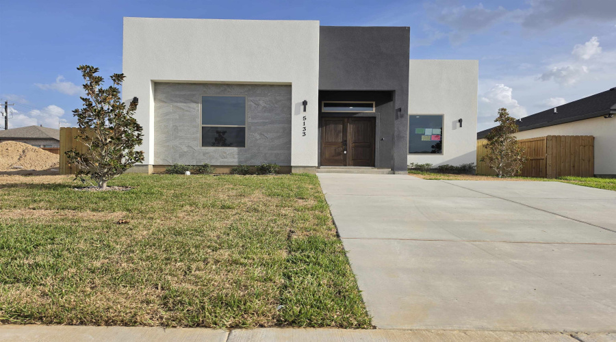 5133 Nispero Ln, LAREDO, Texas 78046, 3 Bedrooms Bedrooms, 5 Rooms Rooms,2 BathroomsBathrooms,Residential,For Sale,5133 Nispero Ln,20263365