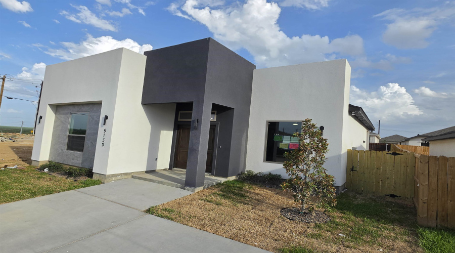 5133 Nispero Ln, LAREDO, Texas 78046, 3 Bedrooms Bedrooms, 5 Rooms Rooms,2 BathroomsBathrooms,Residential,For Sale,5133 Nispero Ln,20263365