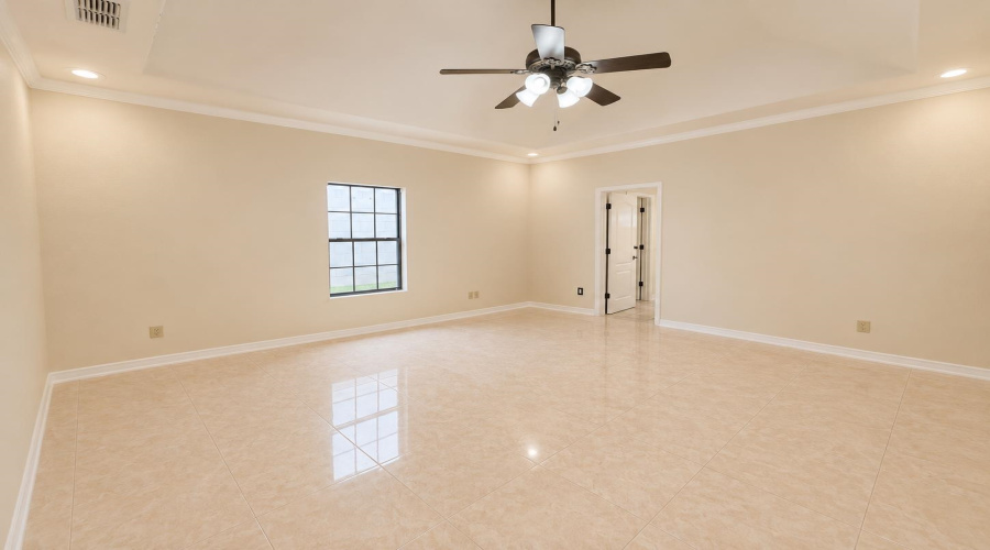 2104 Foggy Lp, Laredo, Texas 78045, 3 Bedrooms Bedrooms, 6 Rooms Rooms,2 BathroomsBathrooms,Residential,For Sale,2104 Foggy Lp,20263369