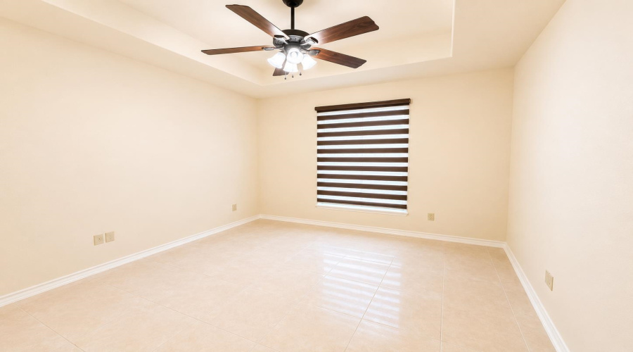 2104 Foggy Lp, Laredo, Texas 78045, 3 Bedrooms Bedrooms, 6 Rooms Rooms,2 BathroomsBathrooms,Residential,For Sale,2104 Foggy Lp,20263369