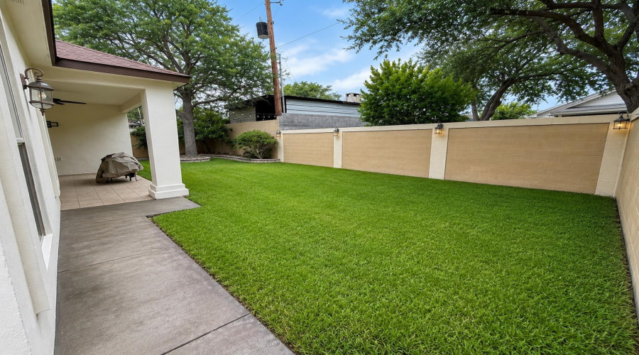2104 Foggy Lp, Laredo, Texas 78045, 3 Bedrooms Bedrooms, 6 Rooms Rooms,2 BathroomsBathrooms,Residential,For Sale,2104 Foggy Lp,20263369