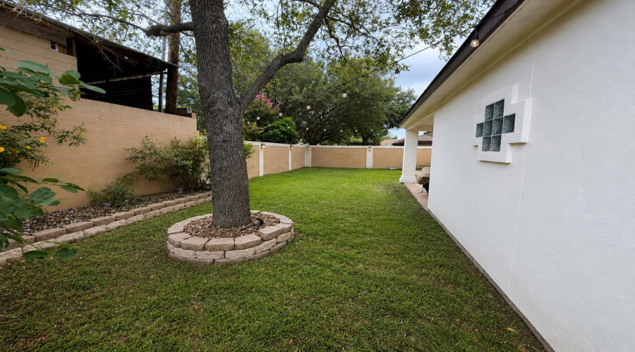 2104 Foggy Lp, Laredo, Texas 78045, 3 Bedrooms Bedrooms, 6 Rooms Rooms,2 BathroomsBathrooms,Residential,For Sale,2104 Foggy Lp,20263369