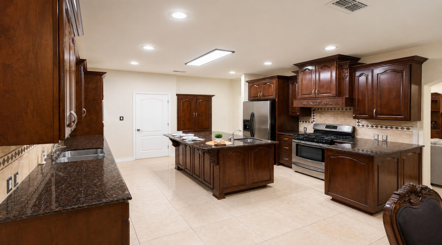 2104 Foggy Lp, Laredo, Texas 78045, 3 Bedrooms Bedrooms, 6 Rooms Rooms,2 BathroomsBathrooms,Residential,For Sale,2104 Foggy Lp,20263369
