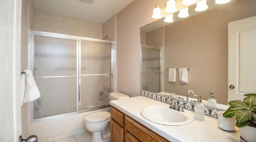 2083 Quito Lp, Laredo, Texas 78041, 3 Bedrooms Bedrooms, 5 Rooms Rooms,2 BathroomsBathrooms,Residential,For Rent,2083 Quito Lp,20263370