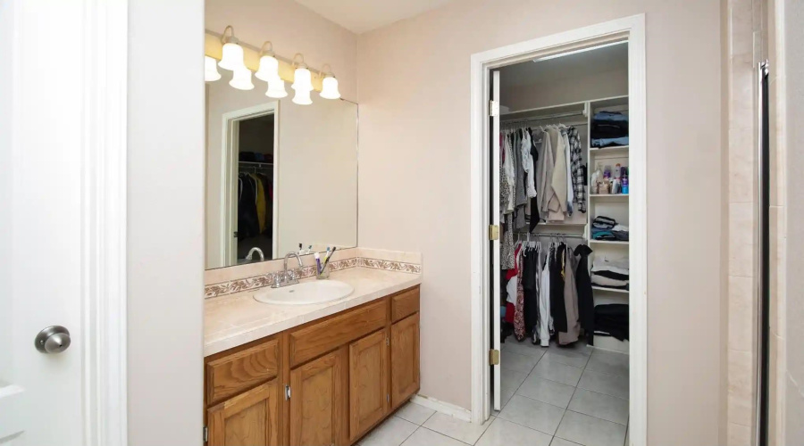 2083 Quito Lp, Laredo, Texas 78041, 3 Bedrooms Bedrooms, 5 Rooms Rooms,2 BathroomsBathrooms,Residential,For Rent,2083 Quito Lp,20263370