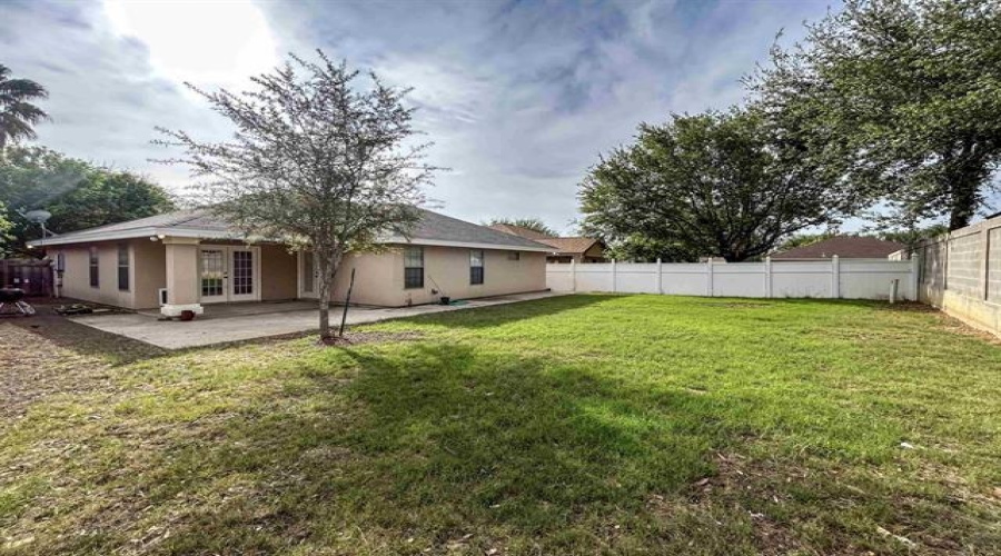 2083 Quito Lp, Laredo, Texas 78041, 3 Bedrooms Bedrooms, 5 Rooms Rooms,2 BathroomsBathrooms,Residential,For Rent,2083 Quito Lp,20263370