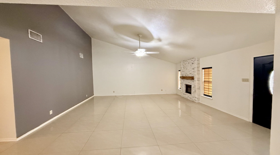 313 Wyoming St, Laredo, Texas 78041, 3 Bedrooms Bedrooms, 6 Rooms Rooms,2 BathroomsBathrooms,Residential,For Rent,313 Wyoming St,20263373