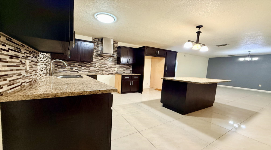 313 Wyoming St, Laredo, Texas 78041, 3 Bedrooms Bedrooms, 6 Rooms Rooms,2 BathroomsBathrooms,Residential,For Rent,313 Wyoming St,20263373