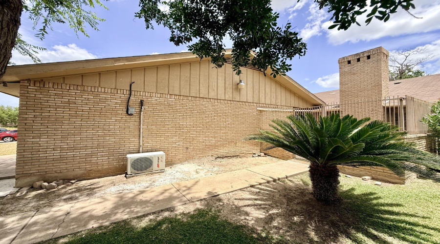 313 Wyoming St, Laredo, Texas 78041, 3 Bedrooms Bedrooms, 6 Rooms Rooms,2 BathroomsBathrooms,Residential,For Rent,313 Wyoming St,20263373