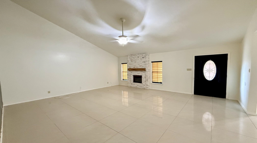 313 Wyoming St, Laredo, Texas 78041, 3 Bedrooms Bedrooms, 6 Rooms Rooms,2 BathroomsBathrooms,Residential,For Rent,313 Wyoming St,20263373
