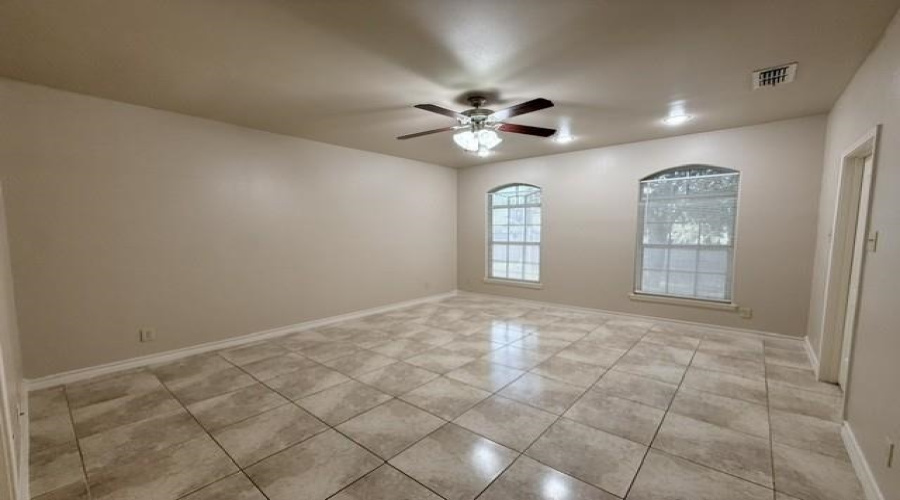 710 Alta Vista Dr, Laredo, Texas 78041, 2 Bedrooms Bedrooms, 4 Rooms Rooms,2 BathroomsBathrooms,Residential,For Rent,710 Alta Vista Dr,20263374