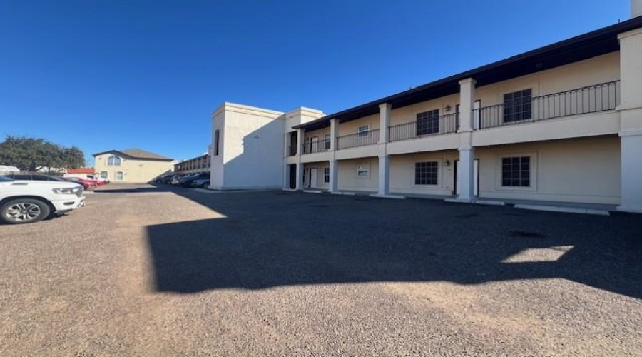 710 Alta Vista Dr, Laredo, Texas 78041, 2 Bedrooms Bedrooms, 4 Rooms Rooms,2 BathroomsBathrooms,Residential,For Rent,710 Alta Vista Dr,20263374