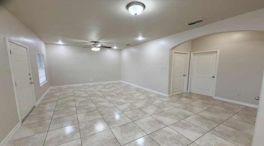 710 Alta Vista Dr, Laredo, Texas 78041, 2 Bedrooms Bedrooms, 4 Rooms Rooms,2 BathroomsBathrooms,Residential,For Rent,710 Alta Vista Dr,20263374