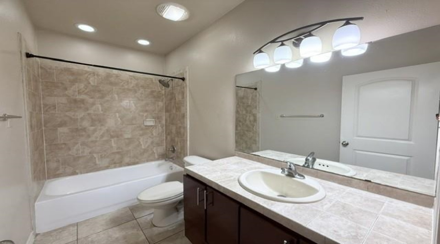 710 Alta Vista Dr, Laredo, Texas 78041, 2 Bedrooms Bedrooms, 4 Rooms Rooms,2 BathroomsBathrooms,Residential,For Rent,710 Alta Vista Dr,20263374