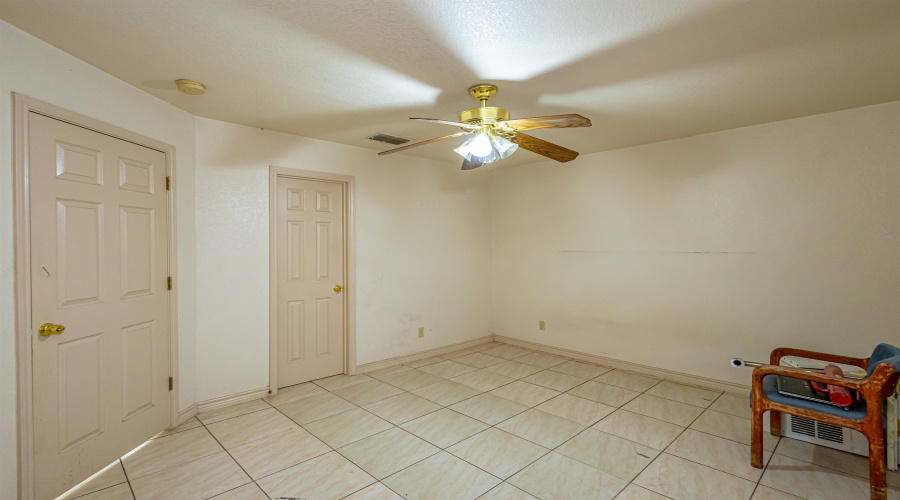 4120 Juarez Ave, Laredo, Texas 78041, 2 Bedrooms Bedrooms, 4 Rooms Rooms,2 BathroomsBathrooms,Residential,For Sale,4120 Juarez Ave,20263375