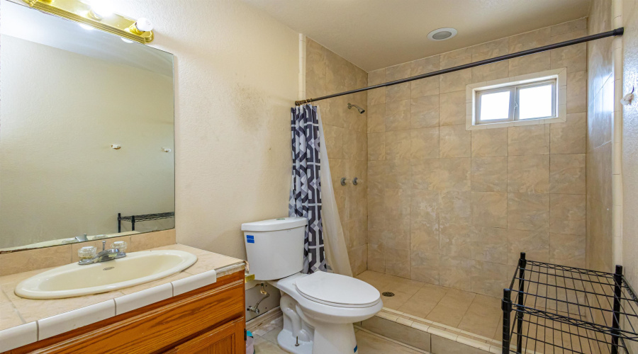 4120 Juarez Ave, Laredo, Texas 78041, 2 Bedrooms Bedrooms, 4 Rooms Rooms,2 BathroomsBathrooms,Residential,For Sale,4120 Juarez Ave,20263375