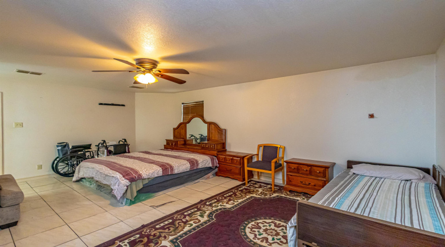 4120 Juarez Ave, Laredo, Texas 78041, 2 Bedrooms Bedrooms, 4 Rooms Rooms,2 BathroomsBathrooms,Residential,For Sale,4120 Juarez Ave,20263375