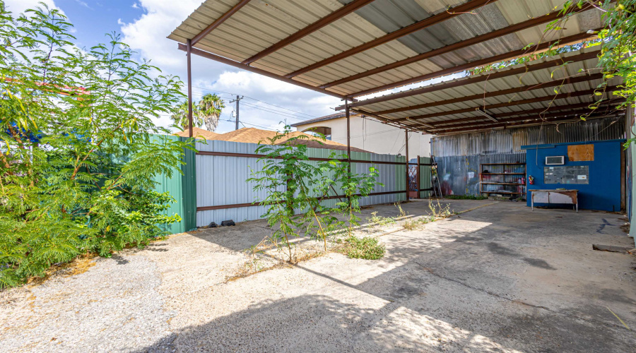 4120 Juarez Ave, Laredo, Texas 78041, 2 Bedrooms Bedrooms, 4 Rooms Rooms,2 BathroomsBathrooms,Residential,For Sale,4120 Juarez Ave,20263375