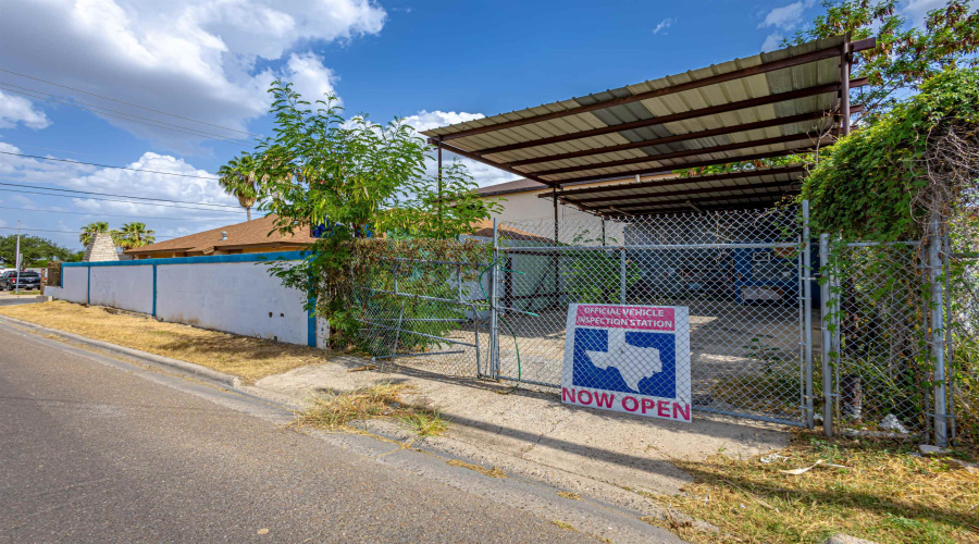 4120 Juarez Ave, Laredo, Texas 78041, 2 Bedrooms Bedrooms, 4 Rooms Rooms,2 BathroomsBathrooms,Residential,For Sale,4120 Juarez Ave,20263375