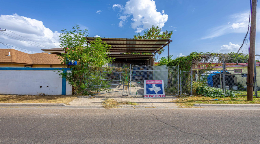 4120 Juarez Ave, Laredo, Texas 78041, 2 Bedrooms Bedrooms, 4 Rooms Rooms,2 BathroomsBathrooms,Residential,For Sale,4120 Juarez Ave,20263375