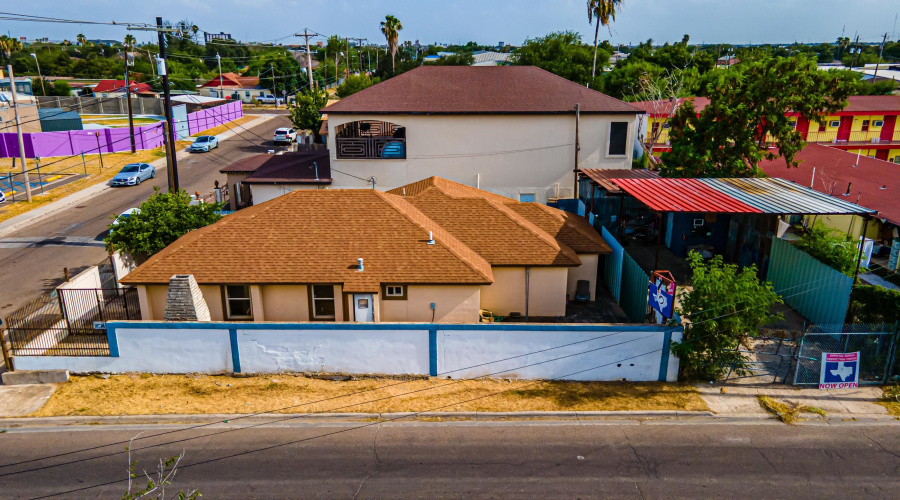 4120 Juarez Ave, Laredo, Texas 78041, 2 Bedrooms Bedrooms, 4 Rooms Rooms,2 BathroomsBathrooms,Residential,For Sale,4120 Juarez Ave,20263375
