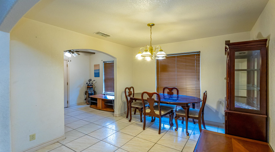 4120 Juarez Ave, Laredo, Texas 78041, 2 Bedrooms Bedrooms, 4 Rooms Rooms,2 BathroomsBathrooms,Residential,For Sale,4120 Juarez Ave,20263375
