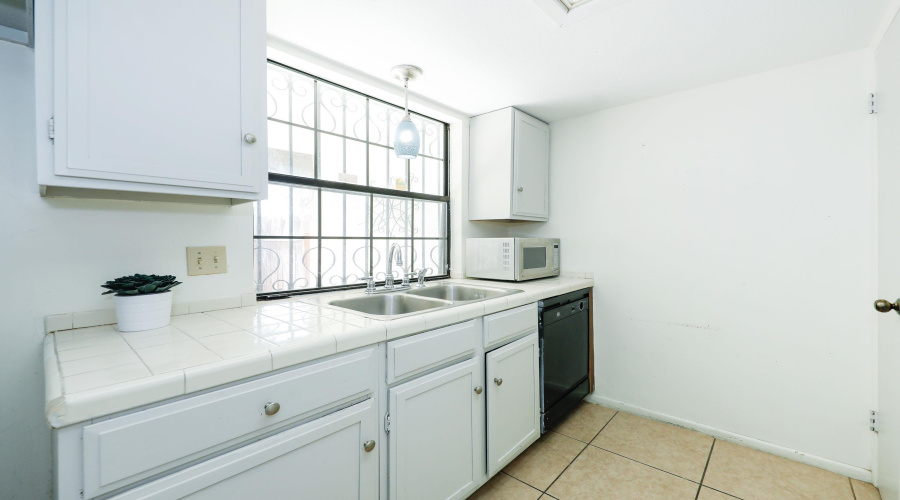 5500 McPherson Rd, Laredo, Texas 78045, 3 Bedrooms Bedrooms, 5 Rooms Rooms,2 BathroomsBathrooms,Residential,For Rent,5500 McPherson Rd,20263378