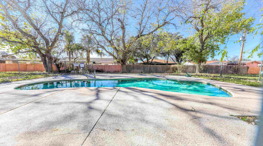 5500 McPherson Rd, Laredo, Texas 78045, 3 Bedrooms Bedrooms, 5 Rooms Rooms,2 BathroomsBathrooms,Residential,For Rent,5500 McPherson Rd,20263378