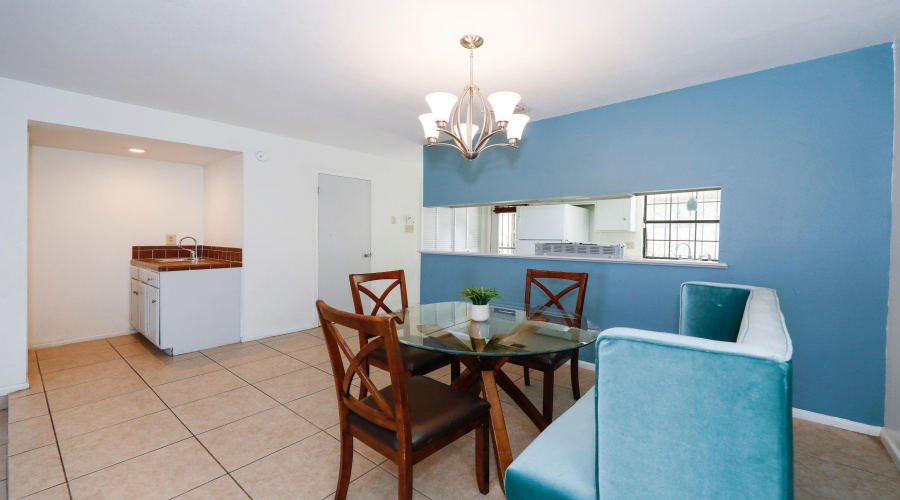 5500 McPherson Rd, Laredo, Texas 78045, 3 Bedrooms Bedrooms, 5 Rooms Rooms,2 BathroomsBathrooms,Residential,For Rent,5500 McPherson Rd,20263378