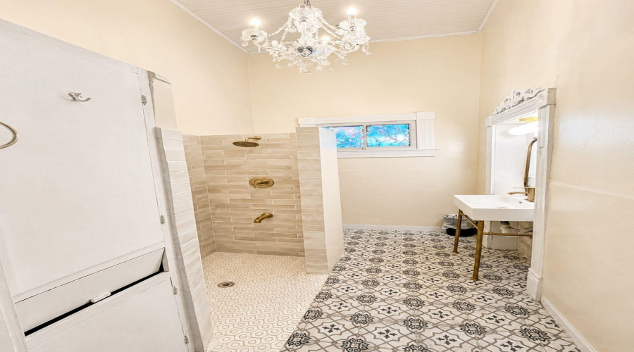 1916 Matamoros St, Laredo, Texas 78040-7719, 1 Room Rooms,1 BathroomBathrooms,Commercial retail/office,For Rent,1916 Matamoros St,20263379