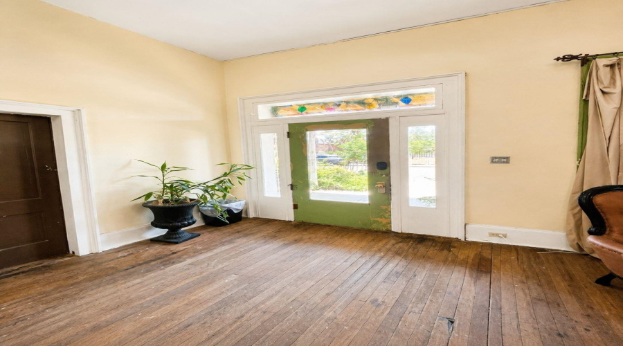 1916 Matamoros St, Laredo, Texas 78040-7719, 1 Room Rooms,1 BathroomBathrooms,Commercial retail/office,For Rent,1916 Matamoros St,20263379
