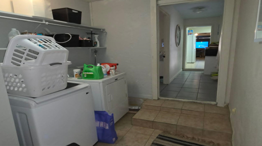 1516 Burnside St, LAREDO, Texas 78040-1266, 4 Bedrooms Bedrooms, 6 Rooms Rooms,2 BathroomsBathrooms,Residential,For Sale,1516 Burnside St,20263382