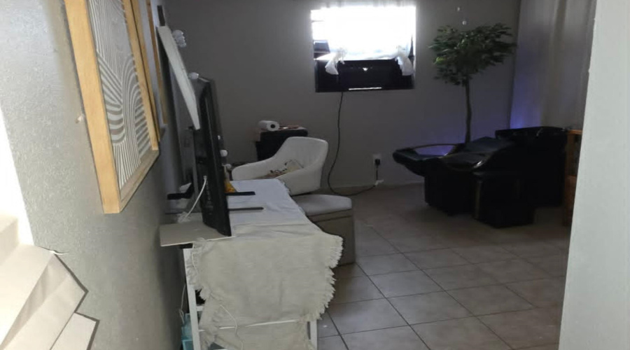 1516 Burnside St, LAREDO, Texas 78040-1266, 4 Bedrooms Bedrooms, 6 Rooms Rooms,2 BathroomsBathrooms,Residential,For Sale,1516 Burnside St,20263382