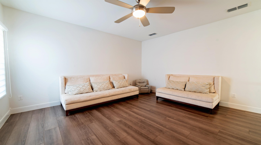 2404 Norman Mailer, laredo, Texas 78045, 4 Bedrooms Bedrooms, 7 Rooms Rooms,3 BathroomsBathrooms,Residential,For Rent,2404 Norman Mailer,20263383