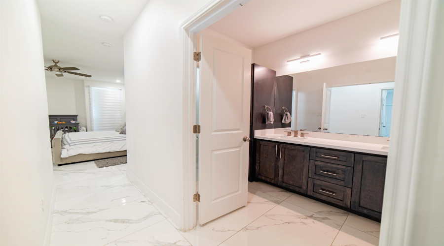 2404 Norman Mailer, laredo, Texas 78045, 4 Bedrooms Bedrooms, 7 Rooms Rooms,3 BathroomsBathrooms,Residential,For Rent,2404 Norman Mailer,20263383