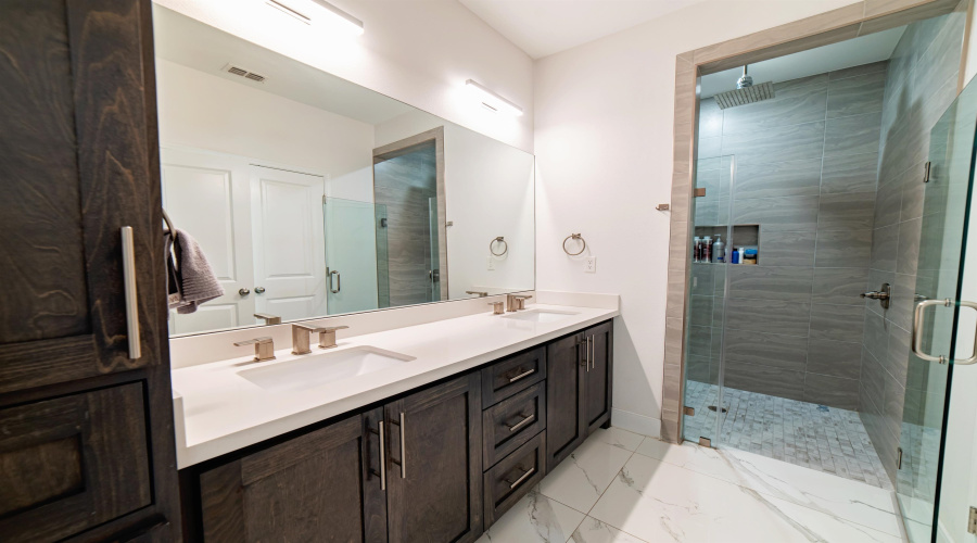 2404 Norman Mailer, laredo, Texas 78045, 4 Bedrooms Bedrooms, 7 Rooms Rooms,3 BathroomsBathrooms,Residential,For Rent,2404 Norman Mailer,20263383