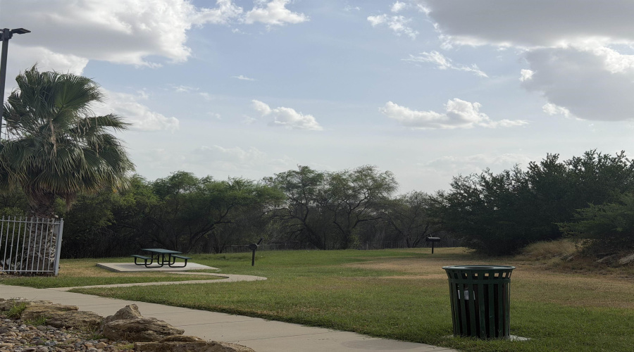5701 Monte Vista Dr, Laredo, Texas 78041, 2 Bedrooms Bedrooms, 5 Rooms Rooms,2 BathroomsBathrooms,Residential,For Rent,5701 Monte Vista Dr,20263386