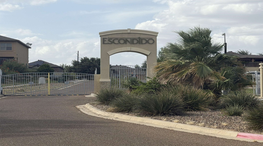 5701 Monte Vista Dr, Laredo, Texas 78041, 2 Bedrooms Bedrooms, 5 Rooms Rooms,2 BathroomsBathrooms,Residential,For Rent,5701 Monte Vista Dr,20263386